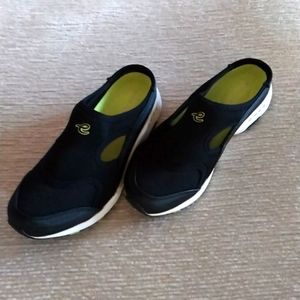 Easy Spirit Mule  NWOT            Traver2   Sz 6.5W